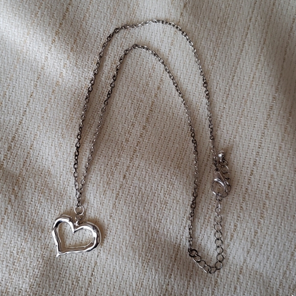Lovely Heart Necklace - Picture 2 of 3